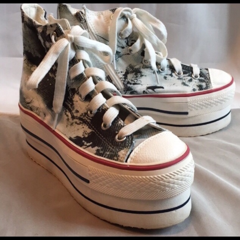 High Top Converse -like Platform Sneakers